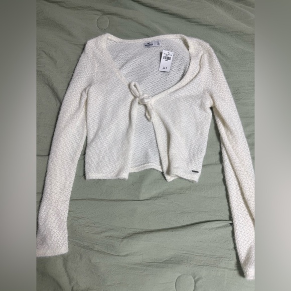 Hollister Sweaters - Hollister Cream Knit Cardigan